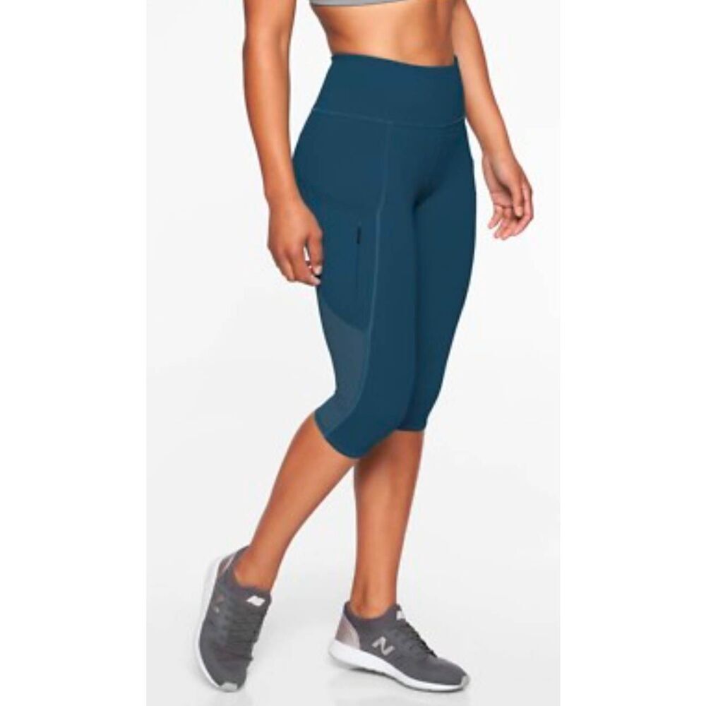 ATHLETA All In Crop Size Medium